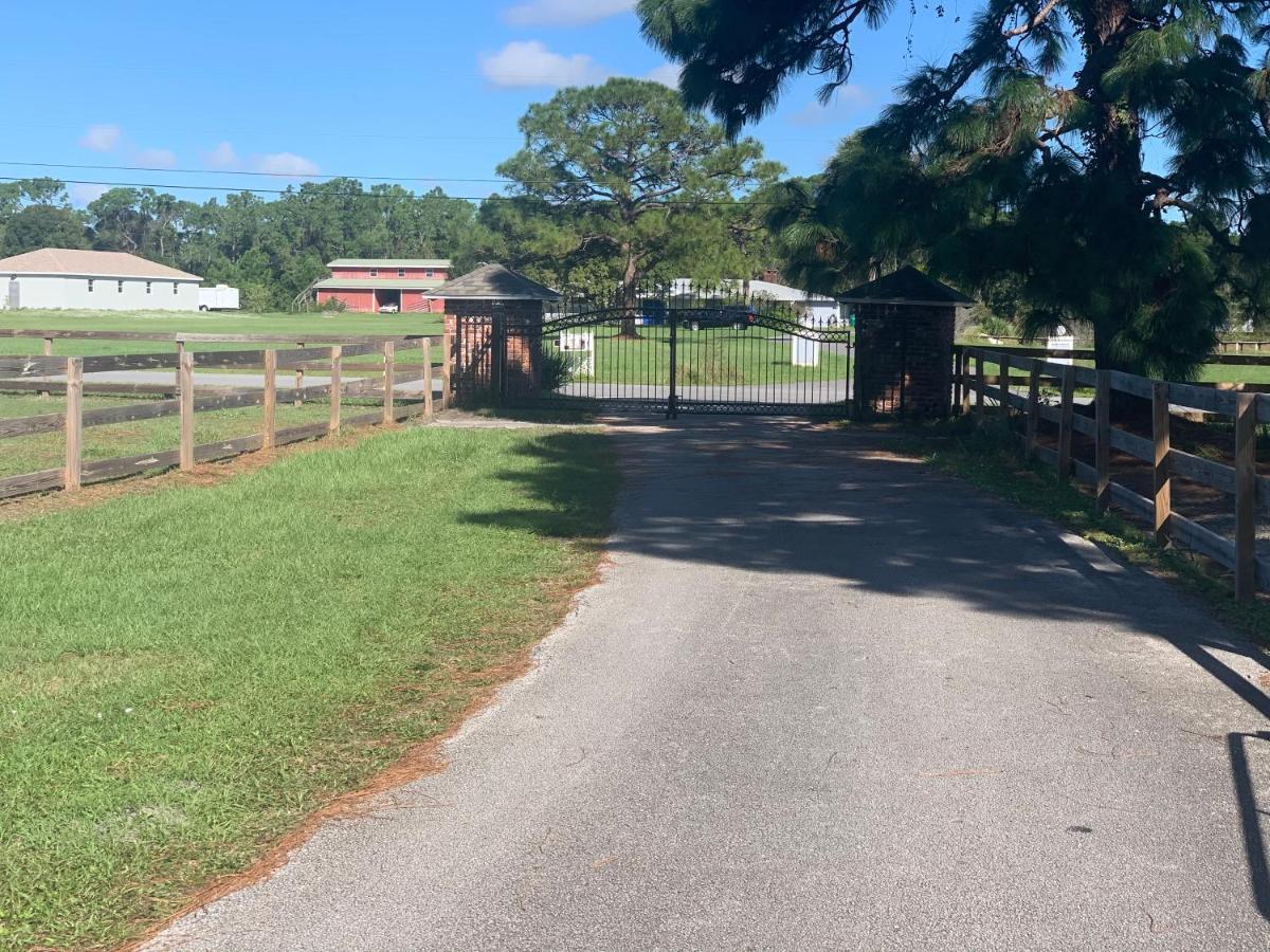 Oyo Family Ranch At Melbourne Fl Hotel Exterior foto
